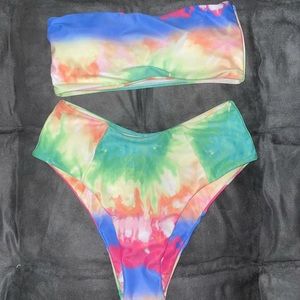 High waisted, cheeky bottoms. Fits more like small